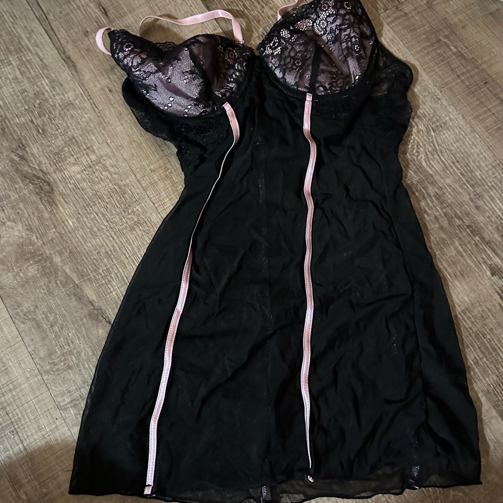 Vintage Elegant Black and Pink Lace lingerie, oh lala Cheri Paris new
